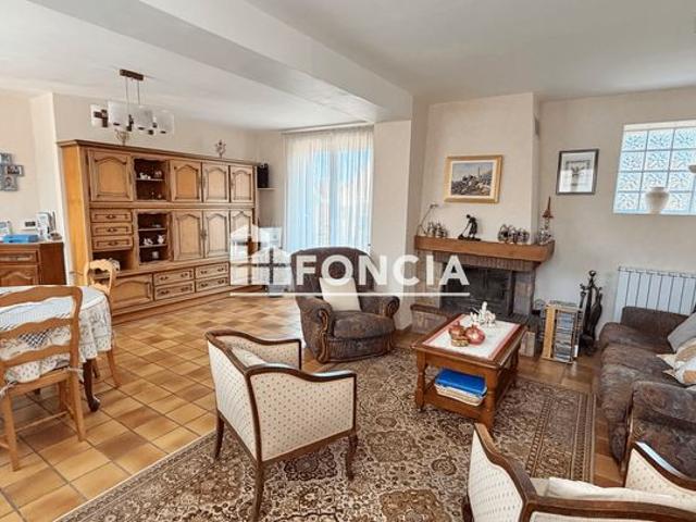 Maison vente à Versailles, Plaisir