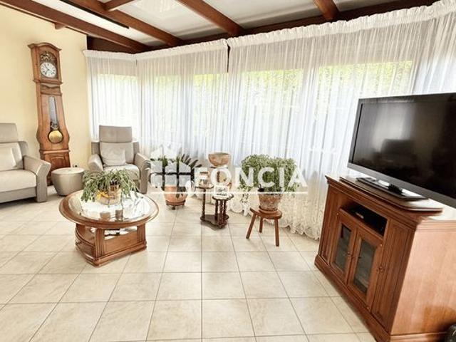 Maison vente à Versailles, Plaisir