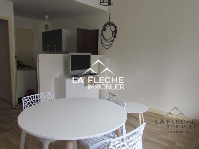 Studio location à Verron, La Flèche