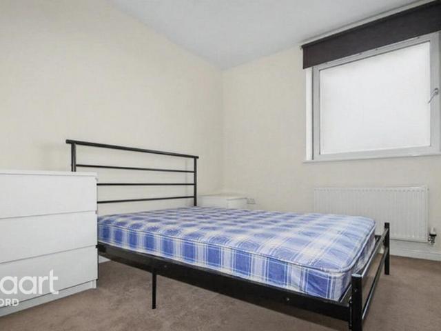 House for rent in Seven Kings, Greater London