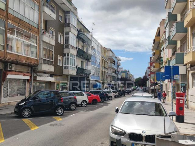 Apartamento alugar em Baixa de Algés, Oeiras