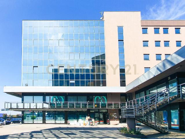 Locale Commerciale in vendita a Case Nuove, San Martino Buon Albergo
