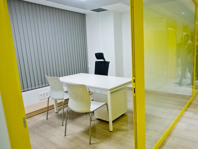 Oficina en alquiler en Casco Antiguo - Santa Cruz - Ayuntamiento, l'Alacantí