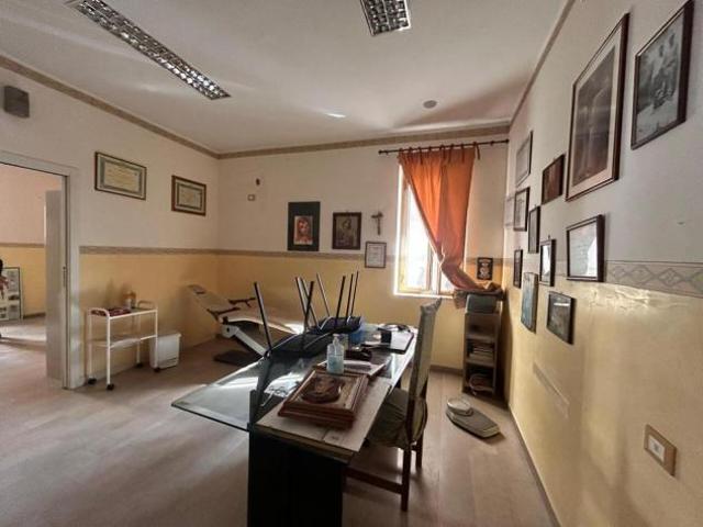 Locale Commerciale in affitto a San Pietro Clarenza, Sicilia