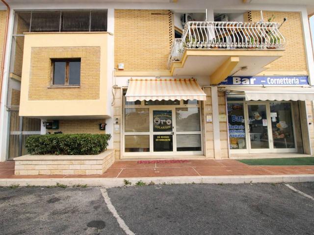 Locale Commerciale in vendita a Roma Capitale, Lazio