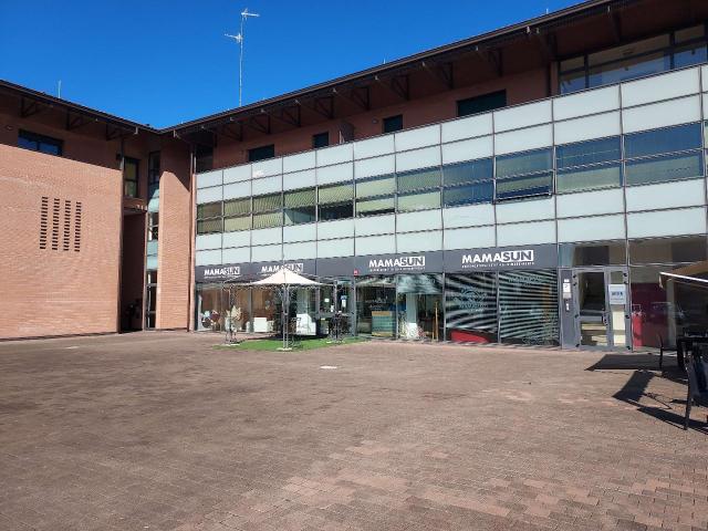 Locale Commerciale in vendita a Tondo, Re