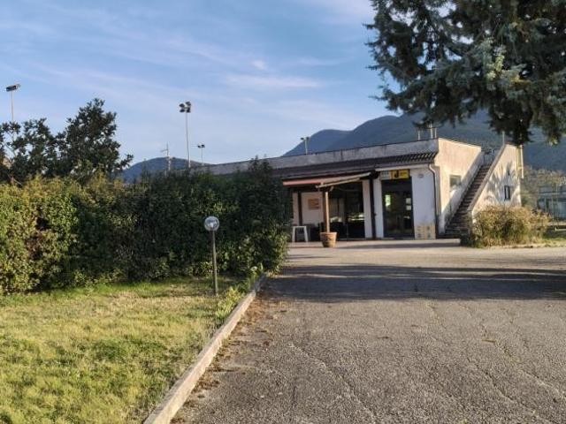 Locale Commerciale in vendita a Macchia D'isernia, Molise