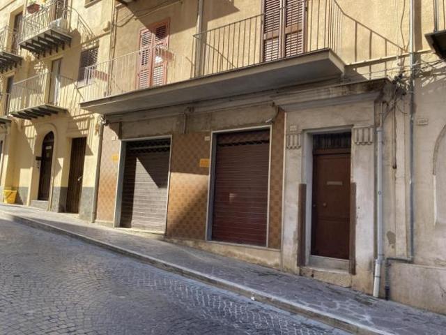 Locale Commerciale in vendita a Agrigento, Sicilia