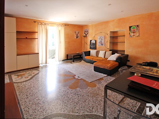 Villa Indipendente in affitto a Centro Est, Serra Riccò