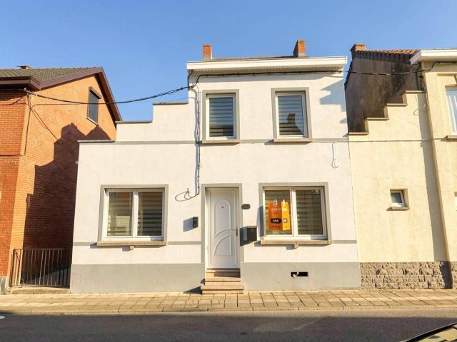 Maison location à La Sarthe, Sambreville