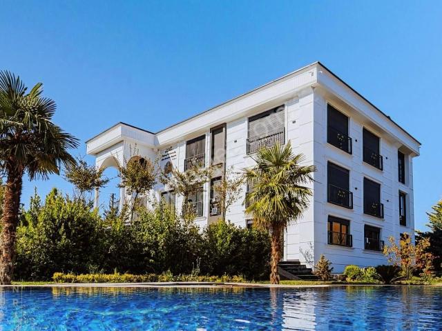 Perşembe içerisinde satılık Villa