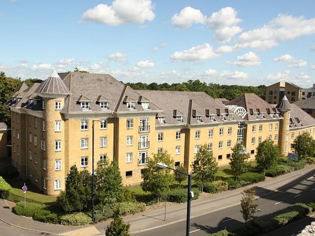 Apartment for rent in Horsell, Woking