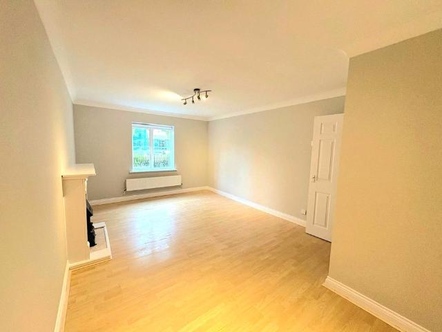 Apartment for rent in Horsell, Woking