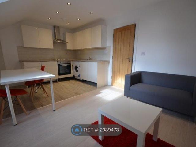 House for rent in Highfields, Old Wharf