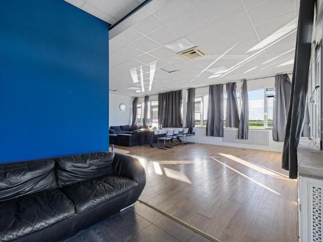 Woning te huur in De Hemrik, Leeuwarden
