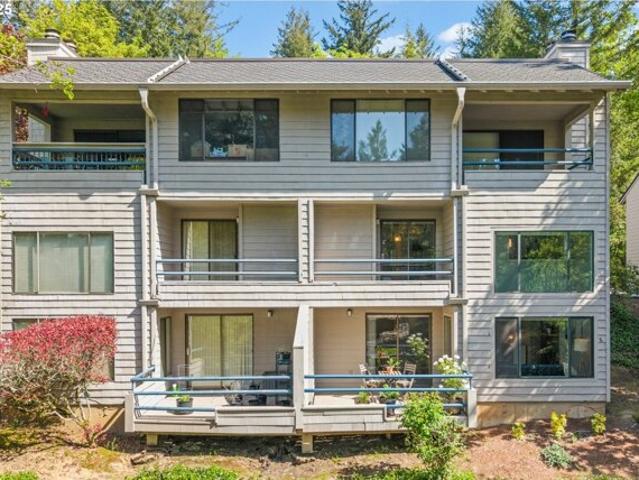 Condo for sale in Oregonia