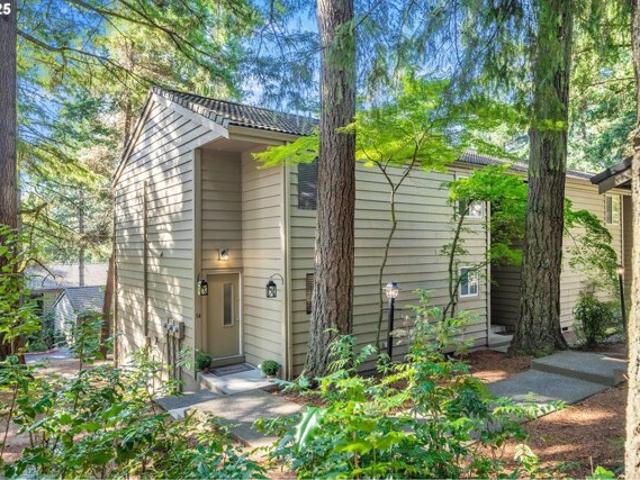 Condo for sale in Oregonia