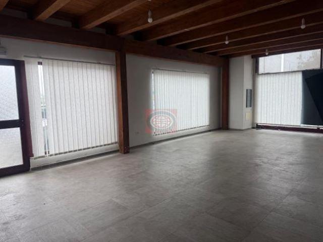 Locale Commerciale in vendita a Unione dei comuni Valle del Savio, Cesenà