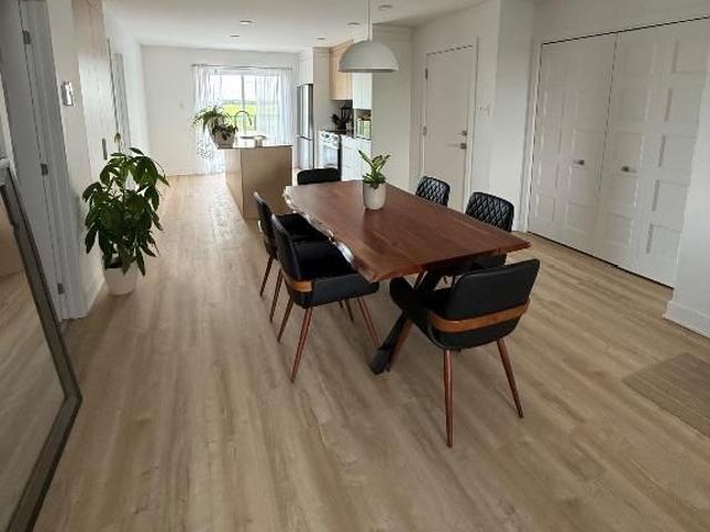 Apartment for rent in Saint-sulpice, Quebec
