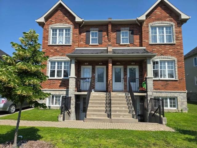 Apartment for rent in Sainte-dorothee, Quebec