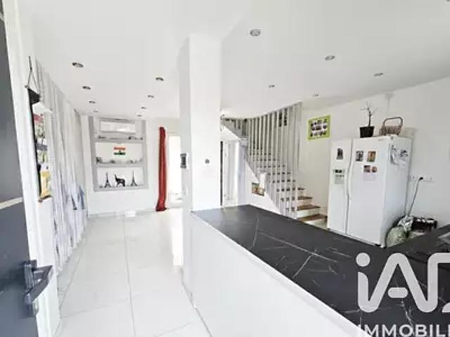 Maison vente à Sens, Cézy