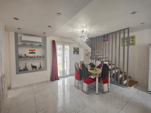 Maison vente à Sens, Cézy