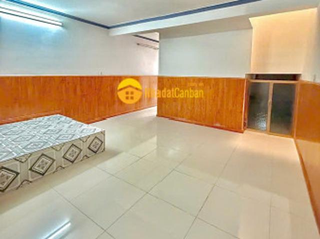 Nhà mặt phố bán