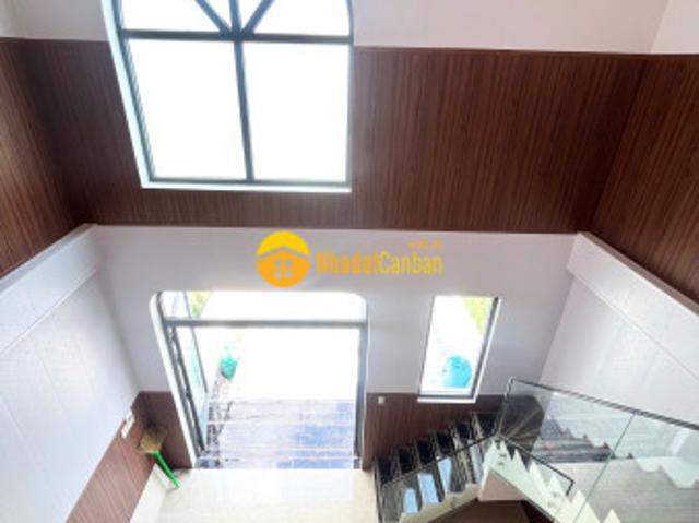 Nhà mặt phố bán