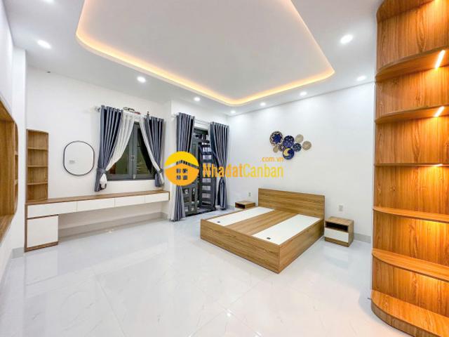 Nhà mặt phố bán