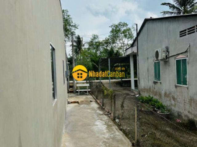 Nhà mặt phố bán