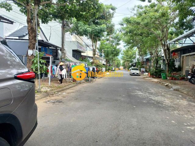 Mặt bằng bán
