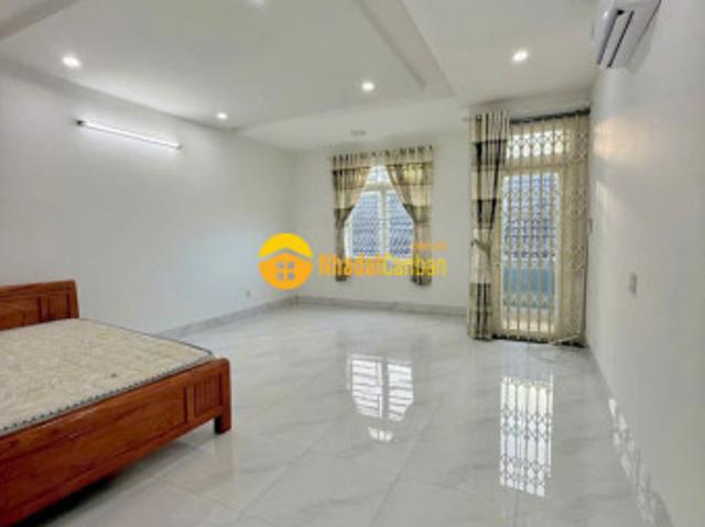 Nhà mặt phố bán