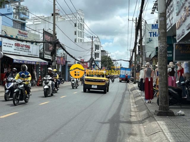 Nhà mặt phố bán