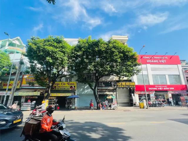 Nhà mặt phố bán tại Khuôn viên UBND Thành phố Hồ Chí Minh, Thành phố Hồ Chí Minh