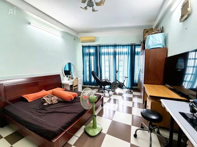 Nhà mặt phố bán