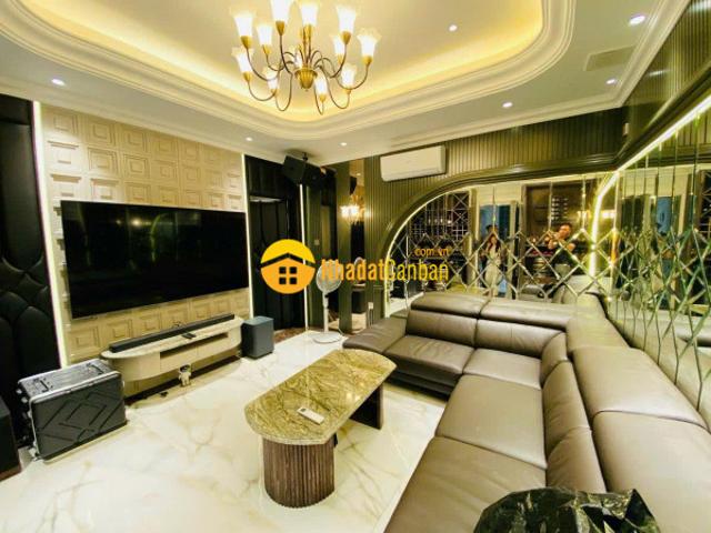 Nhà mặt phố bán