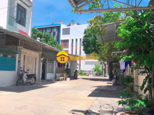 Nhà mặt phố bán