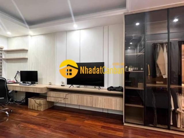 Nhà mặt phố bán