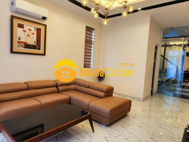 Nhà mặt phố bán