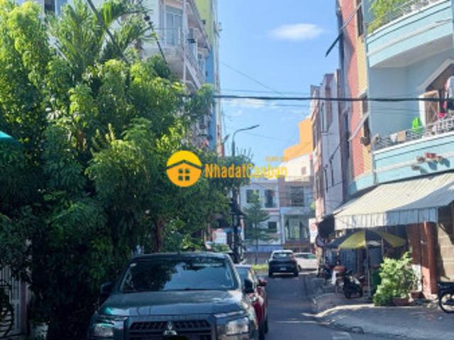 Nhà mặt phố bán