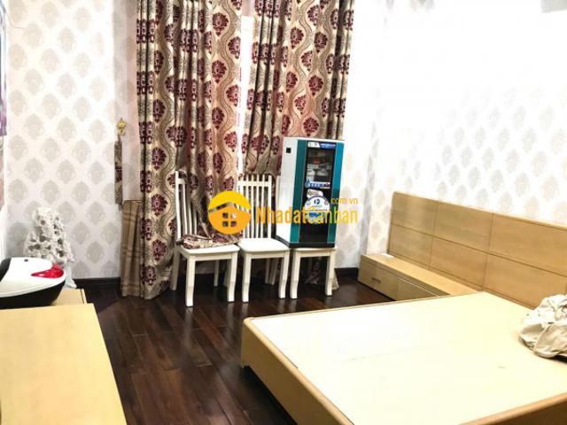 Nhà mặt phố bán