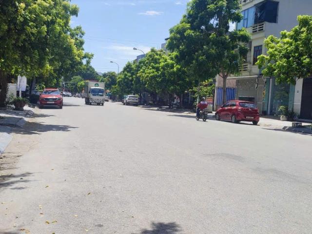 Nhà mặt phố bán