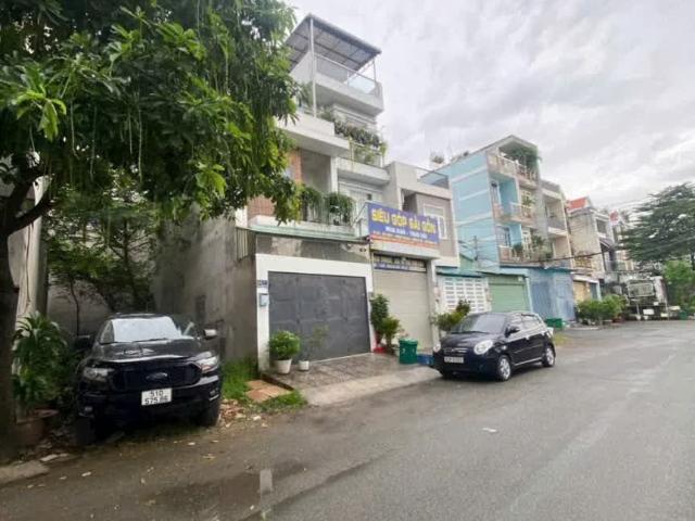 Nhà bán tại Khuôn viên UBND Thành phố Hồ Chí Minh, Thành phố Hồ Chí Minh