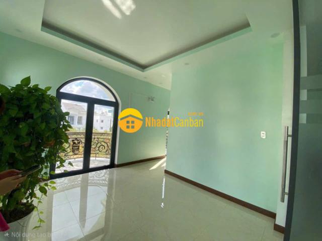Nhà mặt phố bán