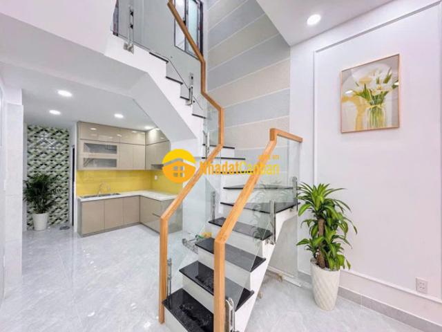 Nhà mặt phố bán tại Hồ Chí Minh
