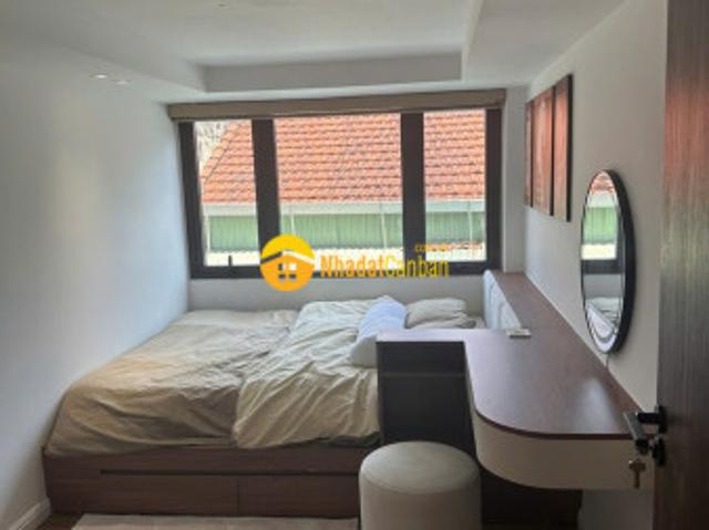 Nhà mặt phố bán