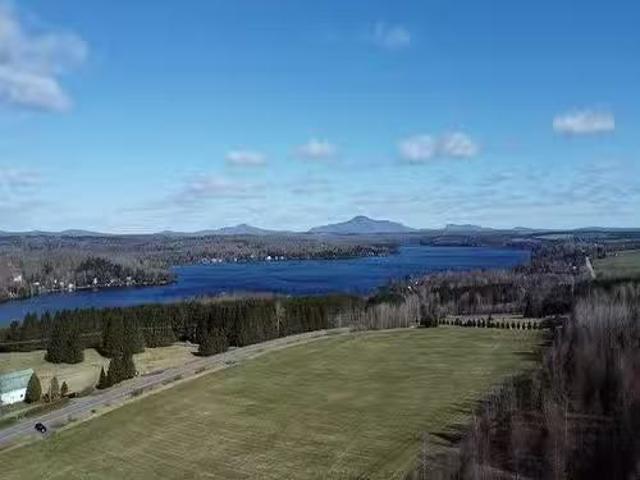House for sale in Memphrémagog, Quebec
