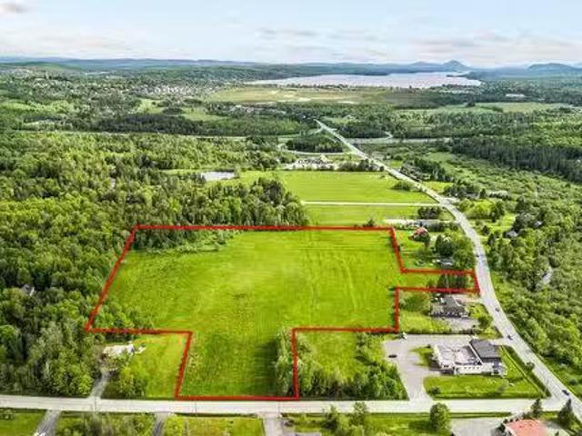 House for sale in Memphrémagog, Quebec