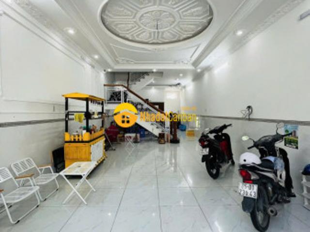 Nhà mặt phố bán