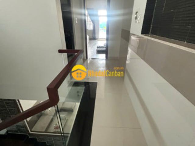 Nhà mặt phố bán
